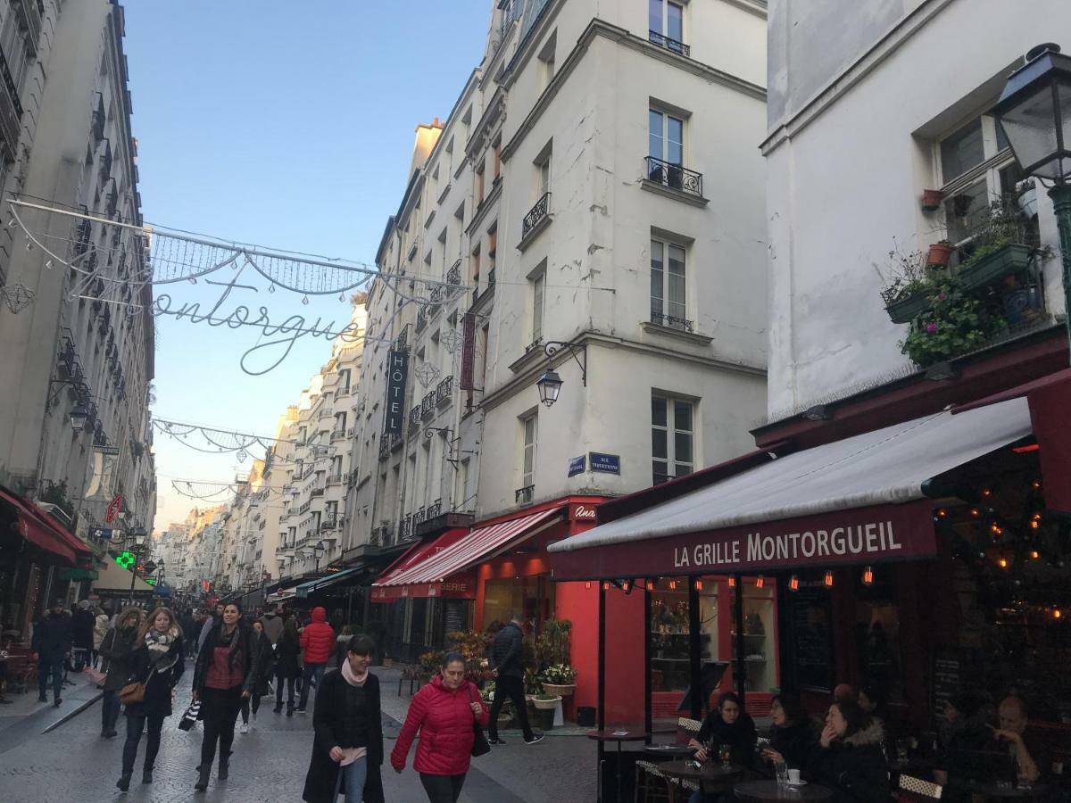 Apartamento Quartier Montorgueil, voie piétonne, dans un immeuble du XVème París Exterior foto